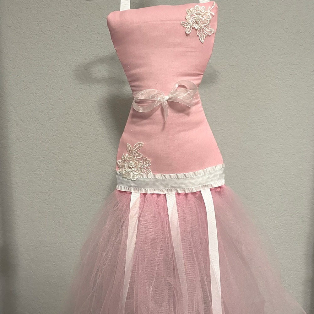 Pink tutu bow holder